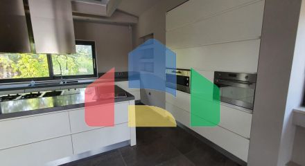 Продажа - Коттедж 365 m² в Халкидиках