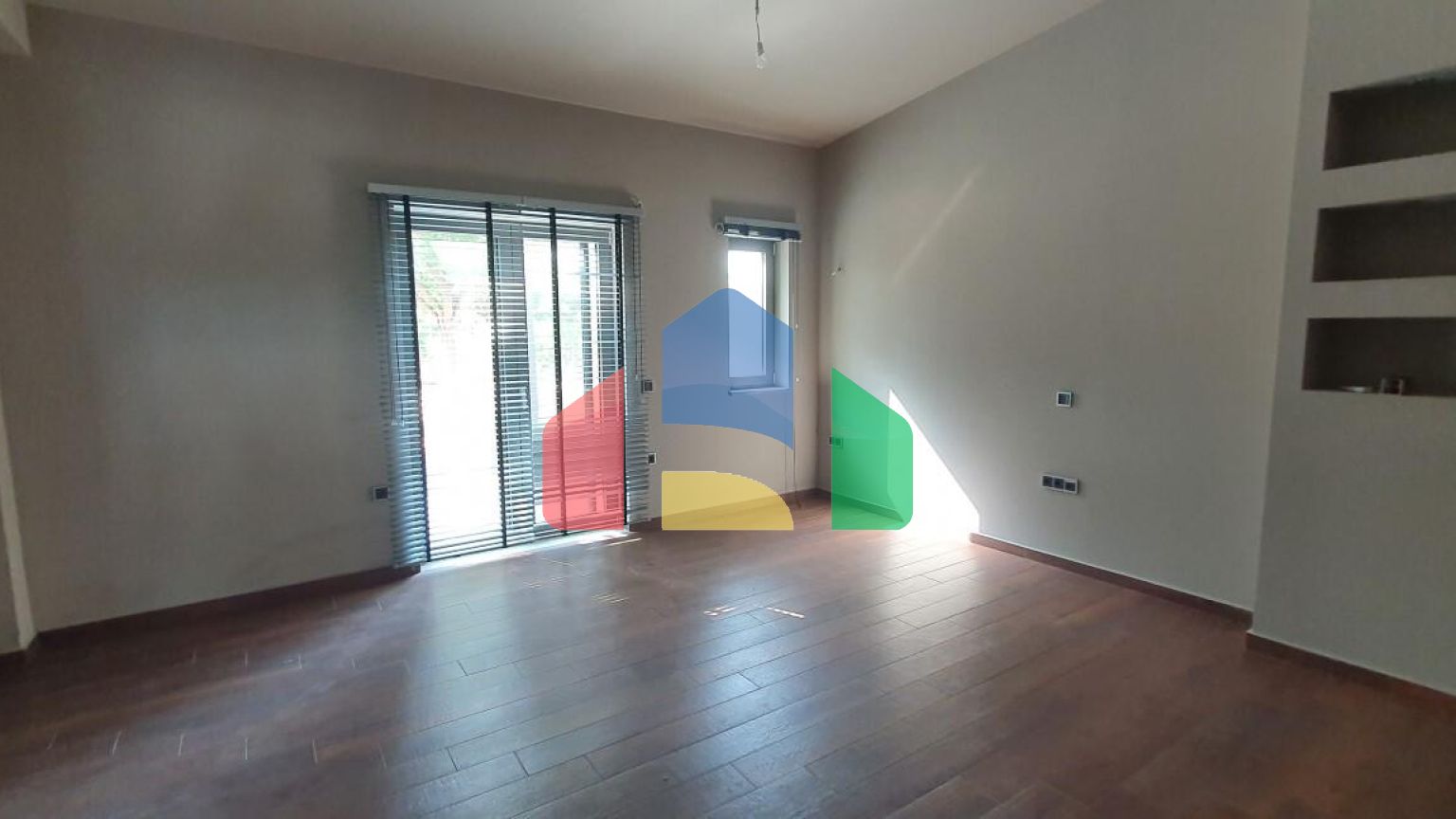 Продаж - Котедж 365 m² в Халкидіках