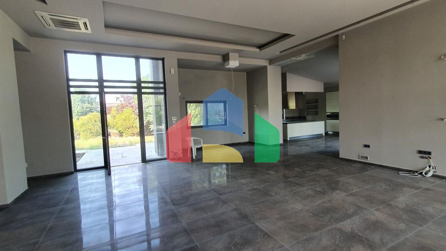 Продаж - Котедж 365 m² в Халкидіках