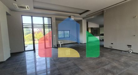 Продаж - Котедж 365 m² в Халкидіках