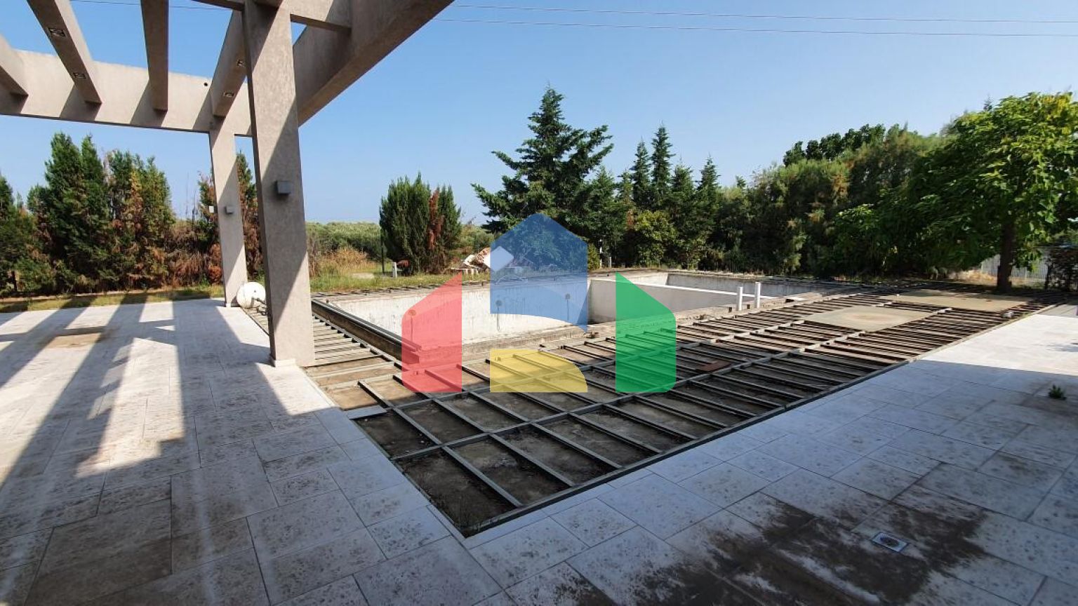 Продаж - Котедж 365 m² в Халкидіках