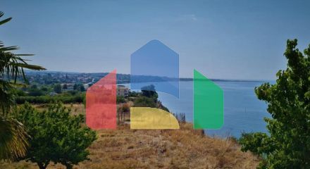 Продаж - Котедж 285 m² в Халкидіках