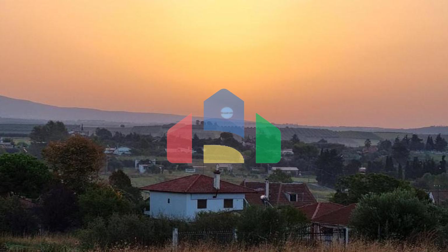 Продаж - Котедж 285 m² в Халкидіках