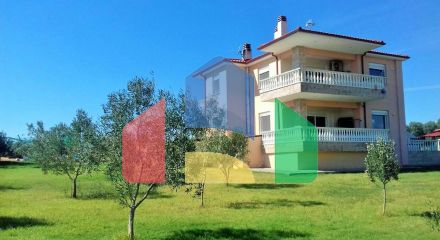 For Sale - Detached house 300 m² in Chalkidiki