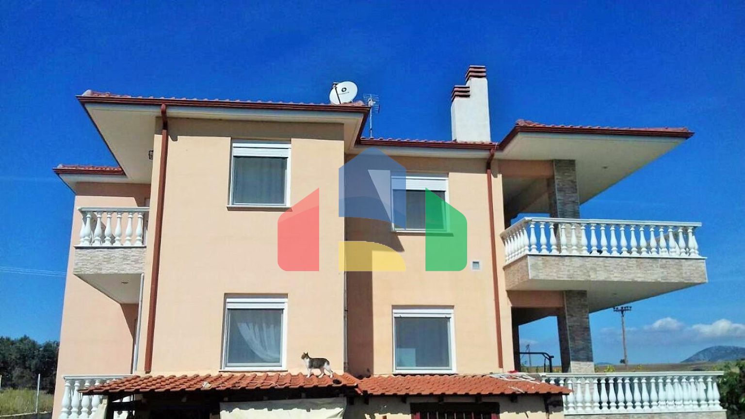 Продаж - Котедж 300 m² в Халкидіках