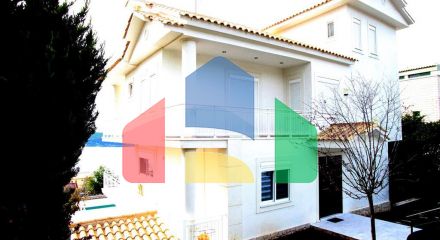 For Sale - Villa 420 m² in central Greece