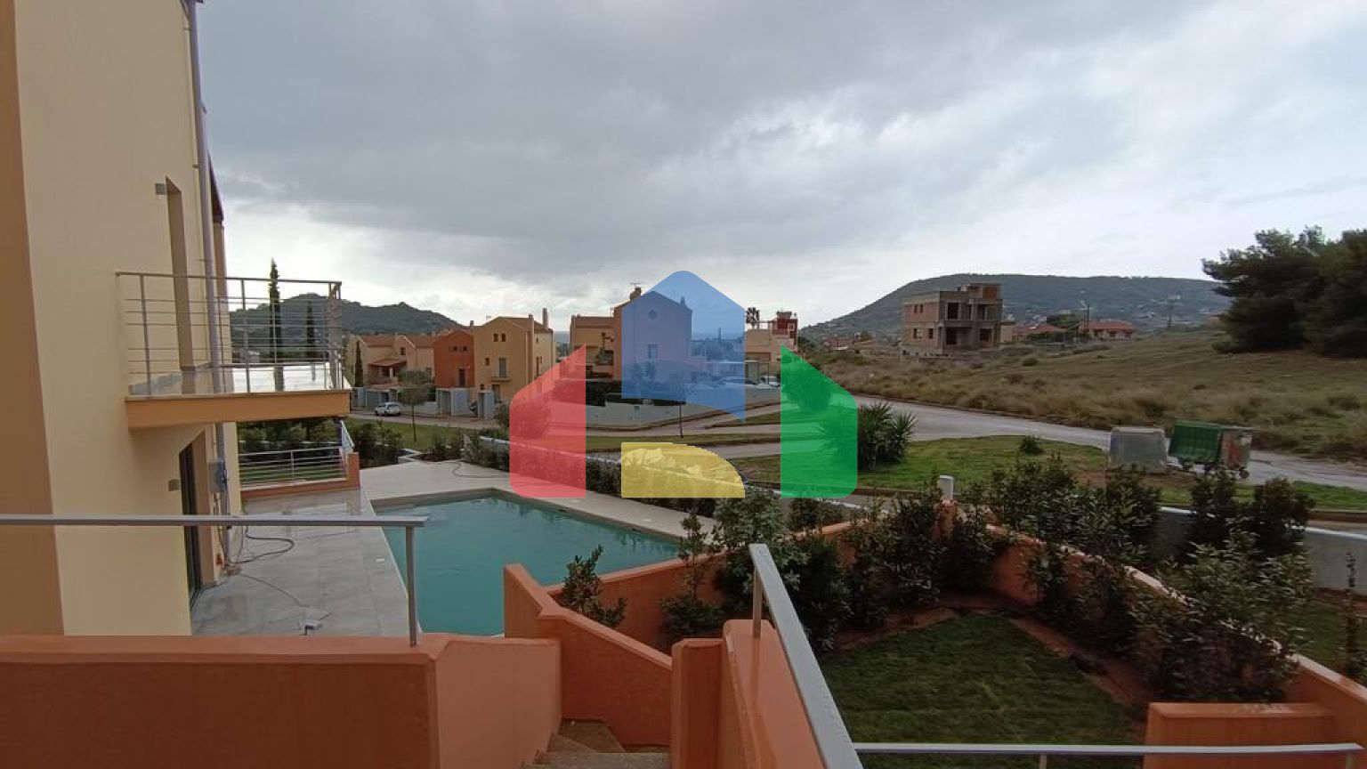 Продаж - Бізнес 830 m² в центральній Греції