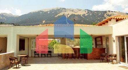 For Sale - Hotel 891 m² in central Greece