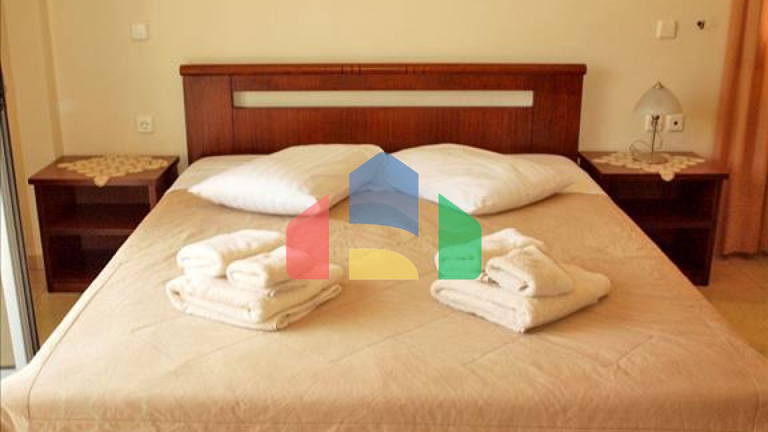 Продаж - Готель 891 m² в центральній Греції