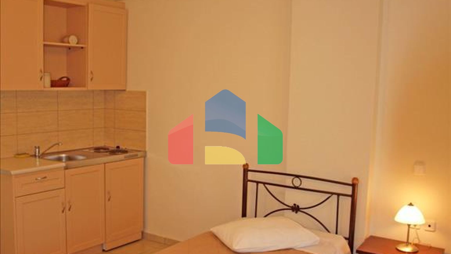 Продаж - Готель 891 m² в центральній Греції