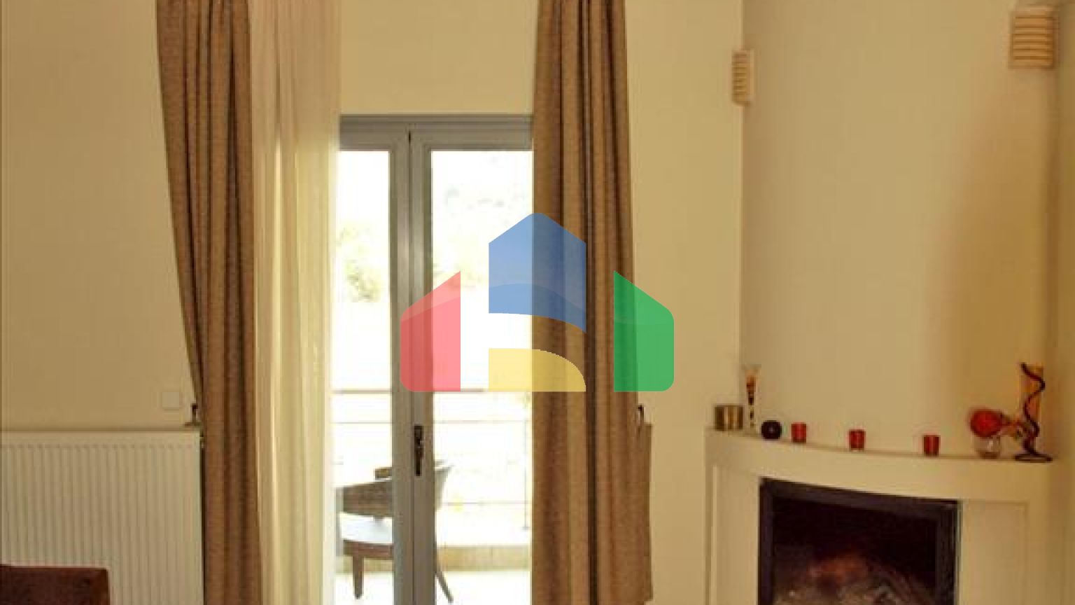 Продаж - Готель 891 m² в центральній Греції