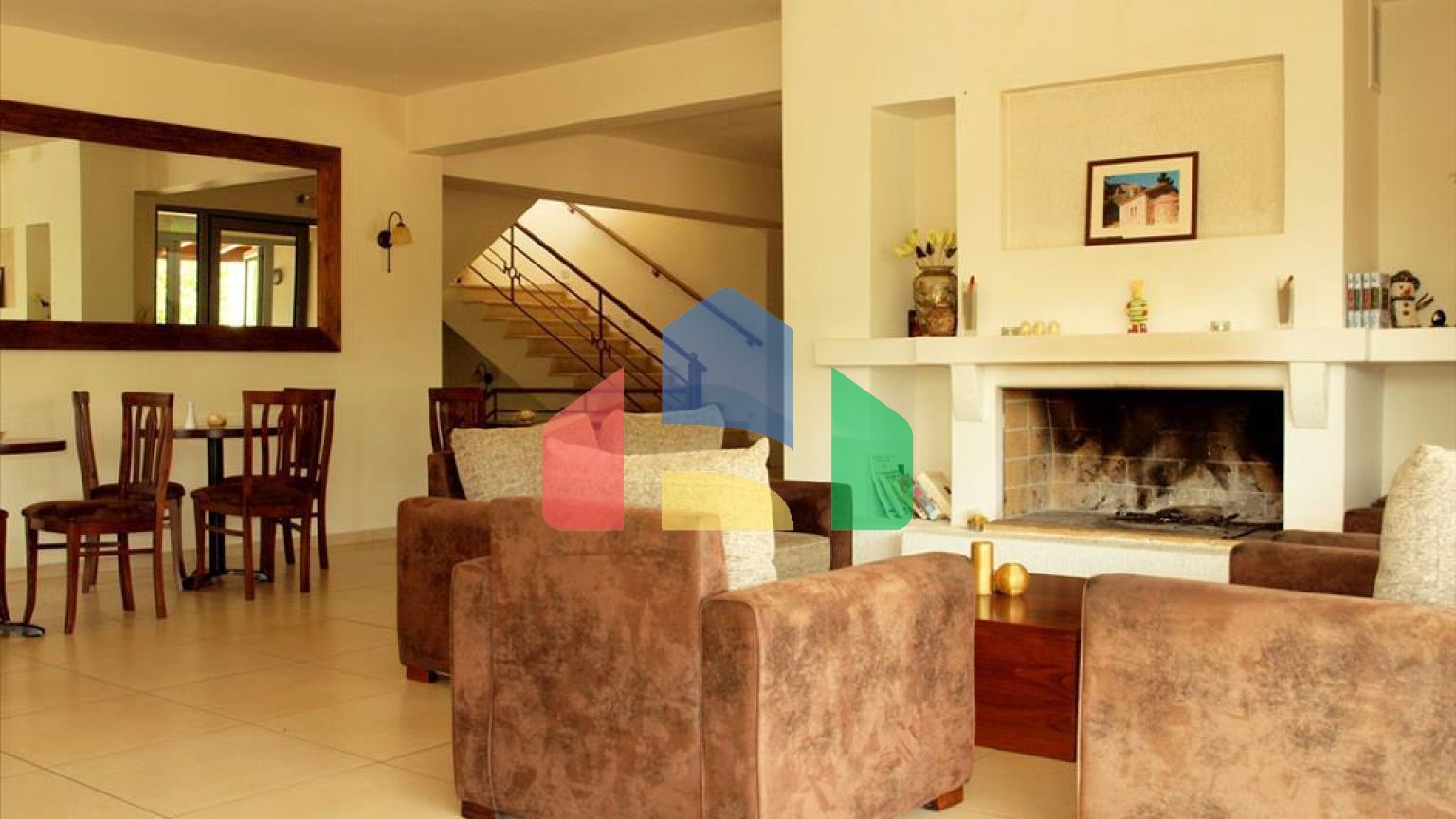 Продаж - Готель 891 m² в центральній Греції