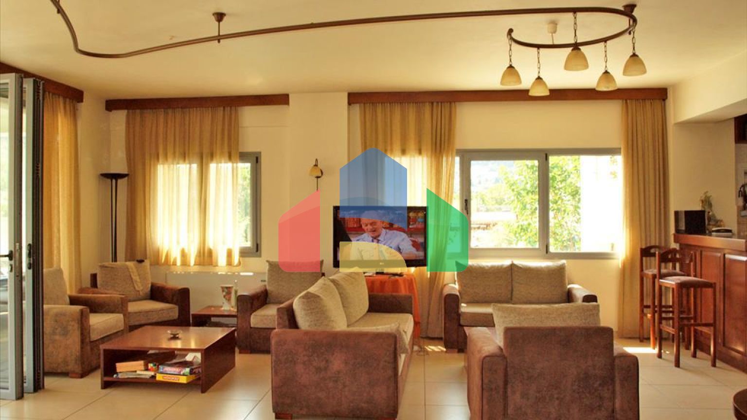 Продаж - Готель 891 m² в центральній Греції