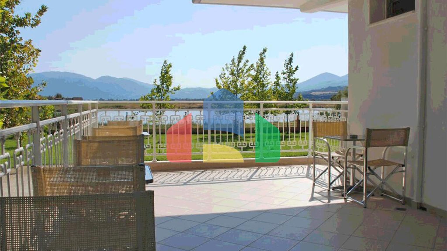 Продаж - Готель 1600 m² в центральній Греції