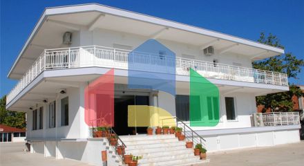 Продаж - Готель 1600 m² в центральній Греції