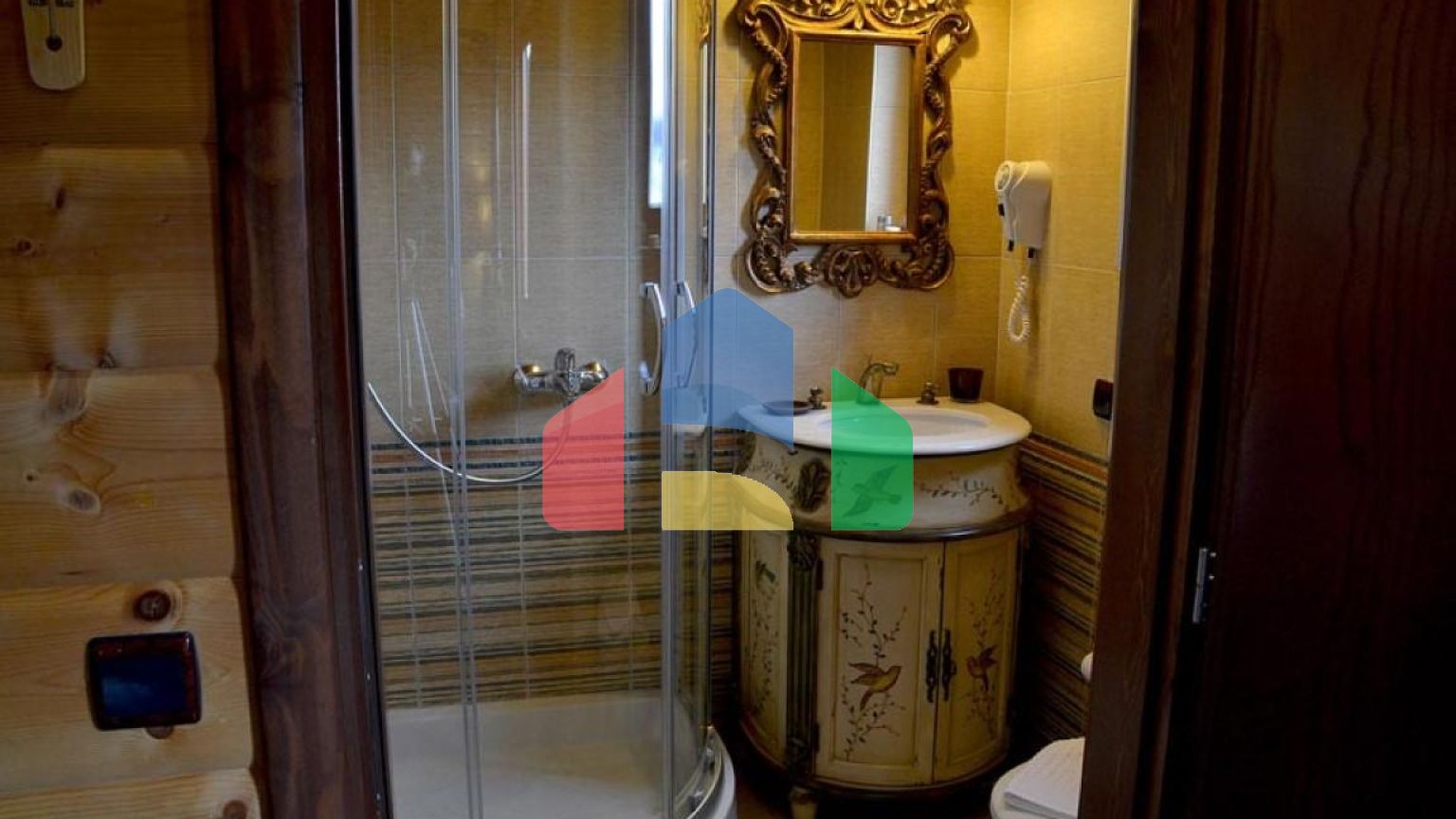 Продажа - Бизнес 2000 m² в центральной Греции