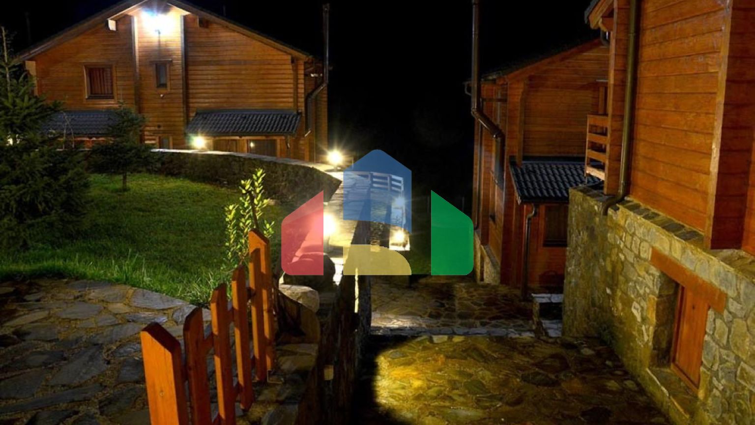 Продажа - Бизнес 2000 m² в центральной Греции