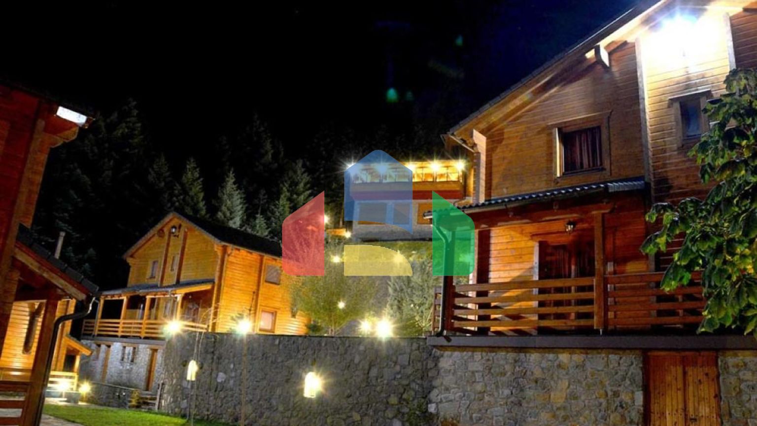 Продажа - Бизнес 2000 m² в центральной Греции