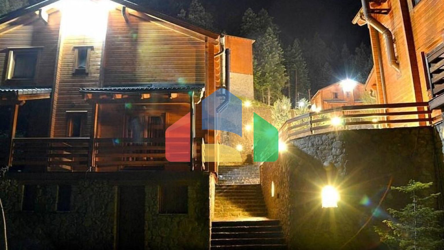 Продажа - Бизнес 2000 m² в центральной Греции