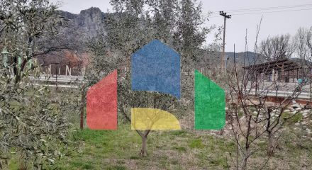 For Sale - Land 180 m² in central Greece