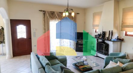 Продаж - Котедж 160 m² в центральній Греції