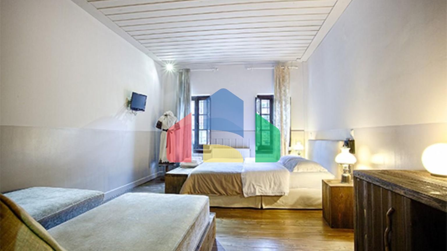 Продаж - Готель 4000 m² в центральній Греції