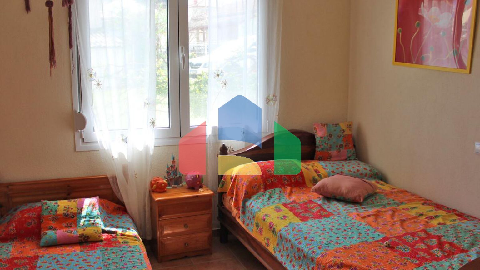 Продажа - Здание 380 m² в центральной Греции