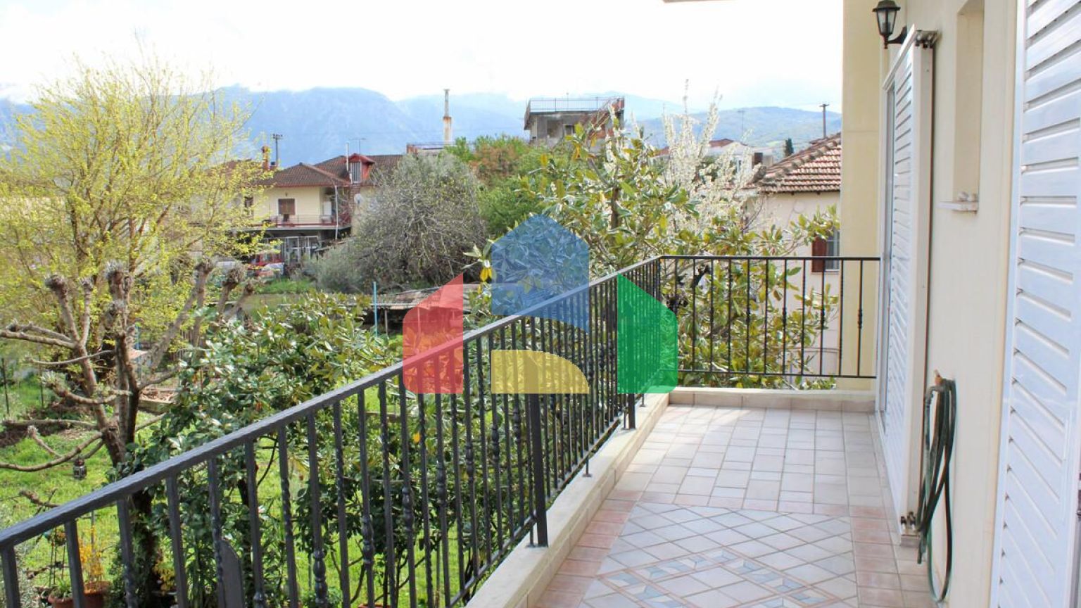 Продажа - Здание 380 m² в центральной Греции