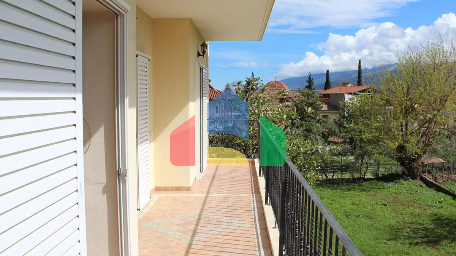 Продажа - Здание 380 m² в центральной Греции