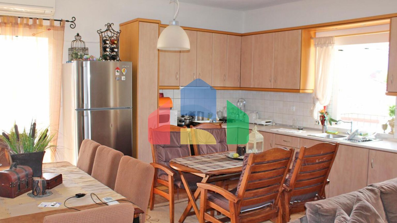 Продажа - Здание 380 m² в центральной Греции