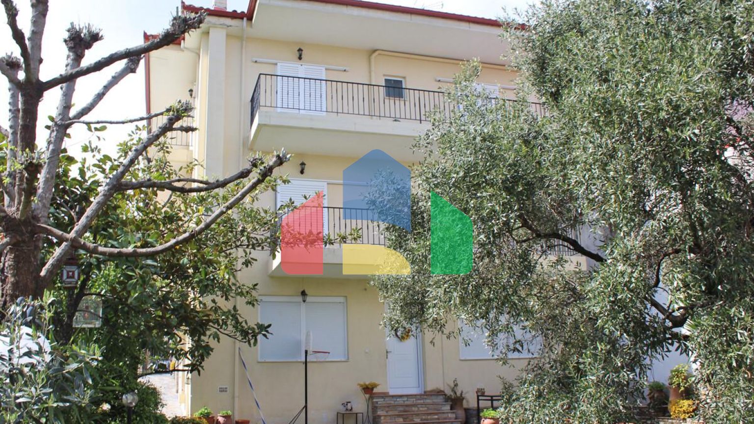 Продажа - Здание 380 m² в центральной Греции