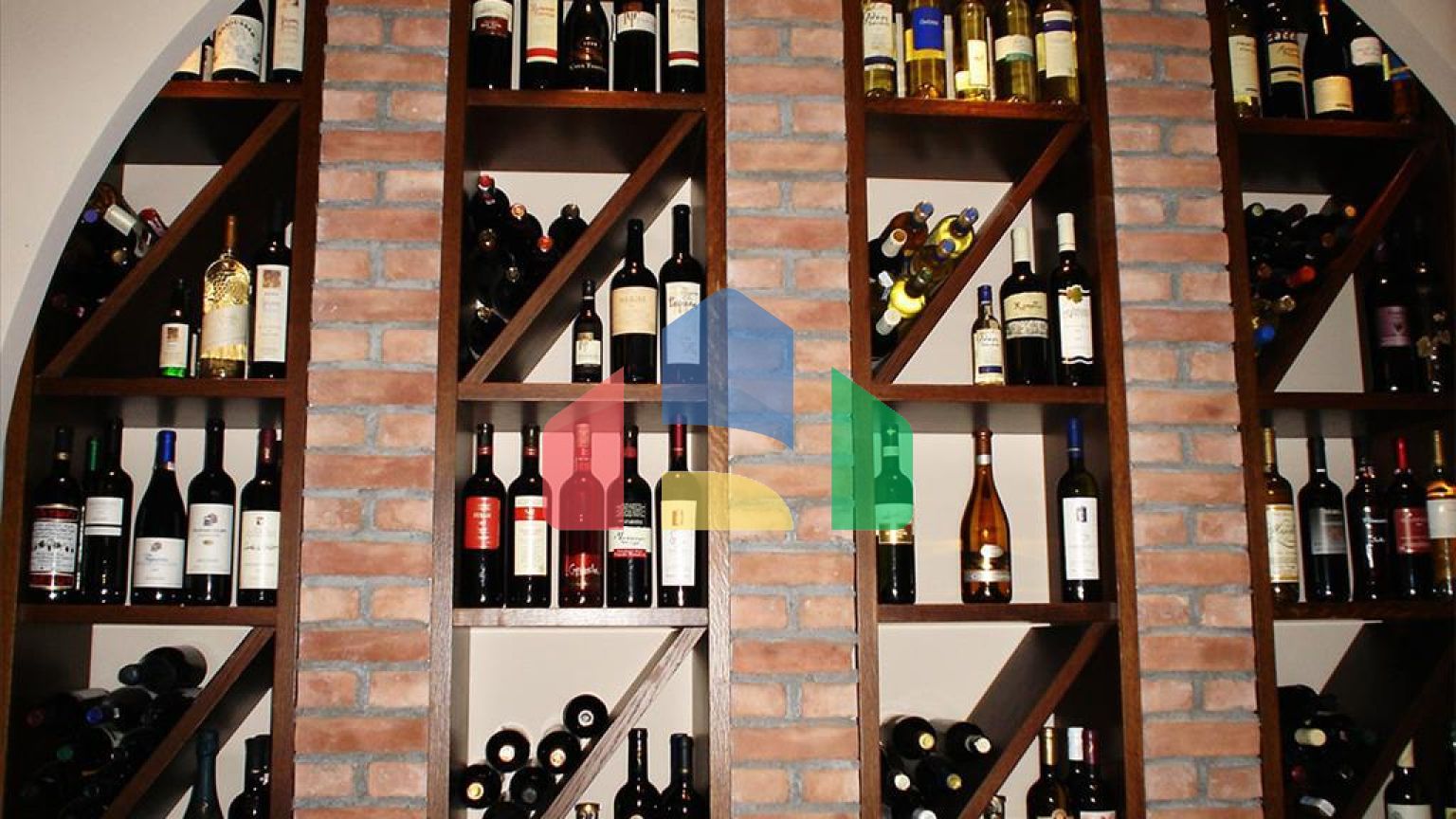 Продаж - Бізнес 700 m² в центральній Греції