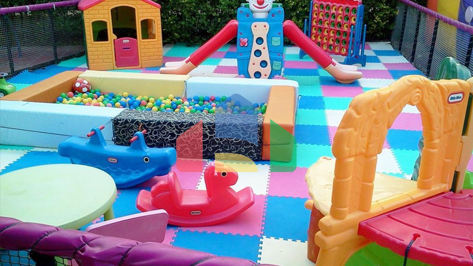 Продаж - Бізнес 700 m² в центральній Греції