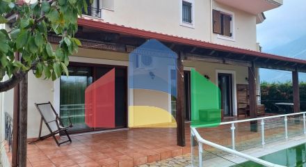 Продажа - Коттедж 365 m² в центральной Греции