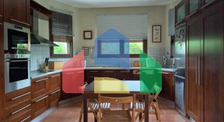 Продажа - Коттедж 365 m² в центральной Греции