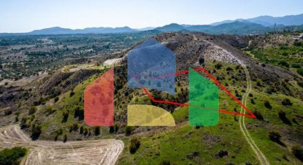 Продаж - Земельна ділянка 2676 m² в центральній Греції