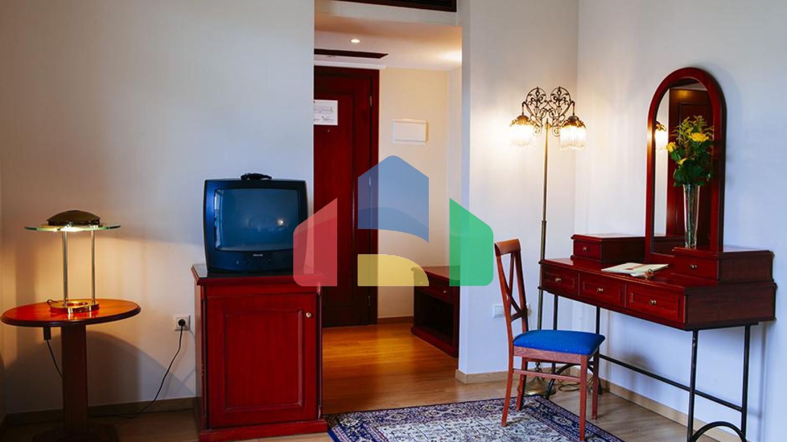 Продаж - Готель 5350 m² в центральній Греції