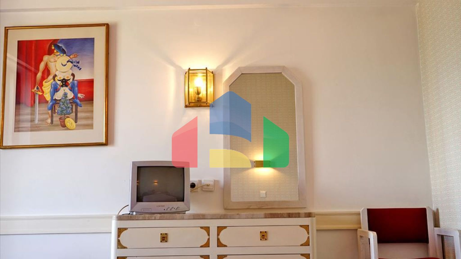 Продаж - Готель 8000 m² в центральній Греції