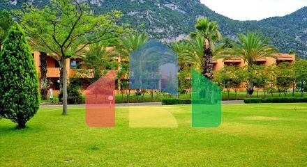 Продаж - Готель 8000 m² в центральній Греції