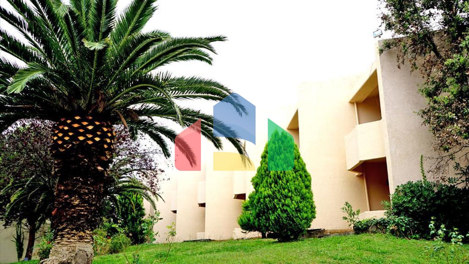 Продаж - Готель 8000 m² в центральній Греції