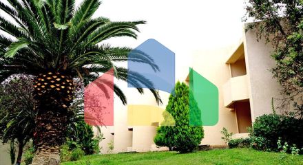 Продаж - Готель 8000 m² в центральній Греції