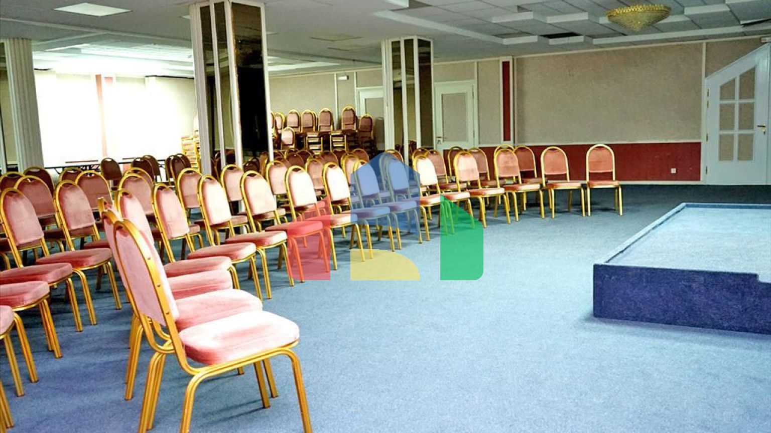 Продаж - Готель 8000 m² в центральній Греції