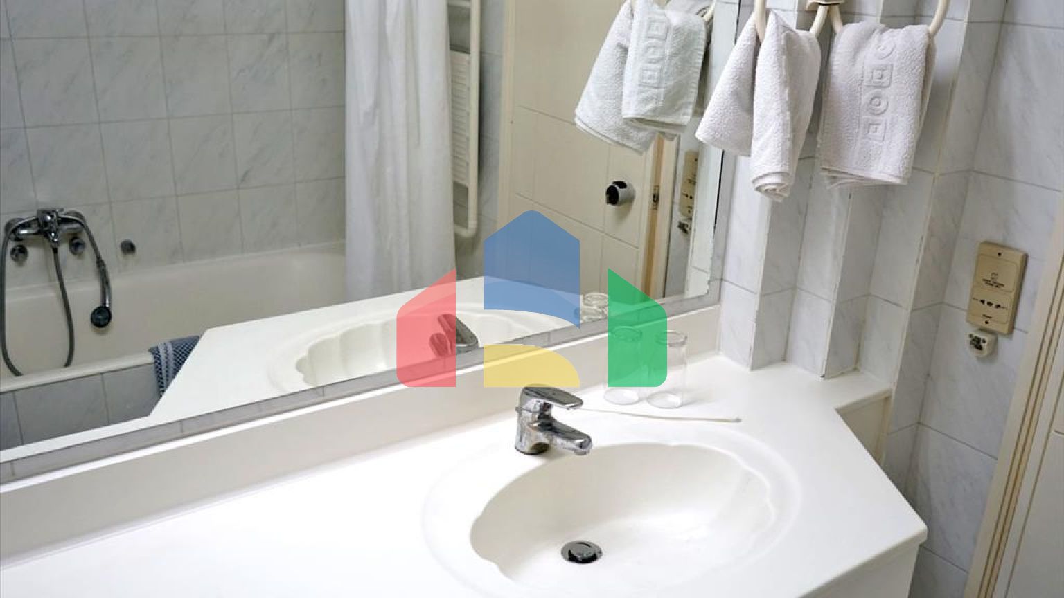 Продаж - Готель 8000 m² в центральній Греції