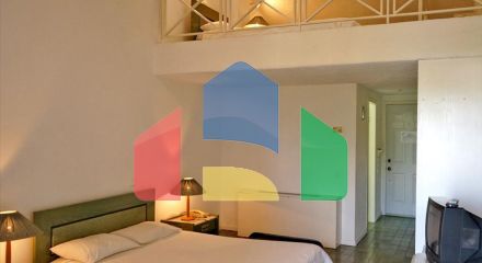 Продаж - Готель 8000 m² в центральній Греції