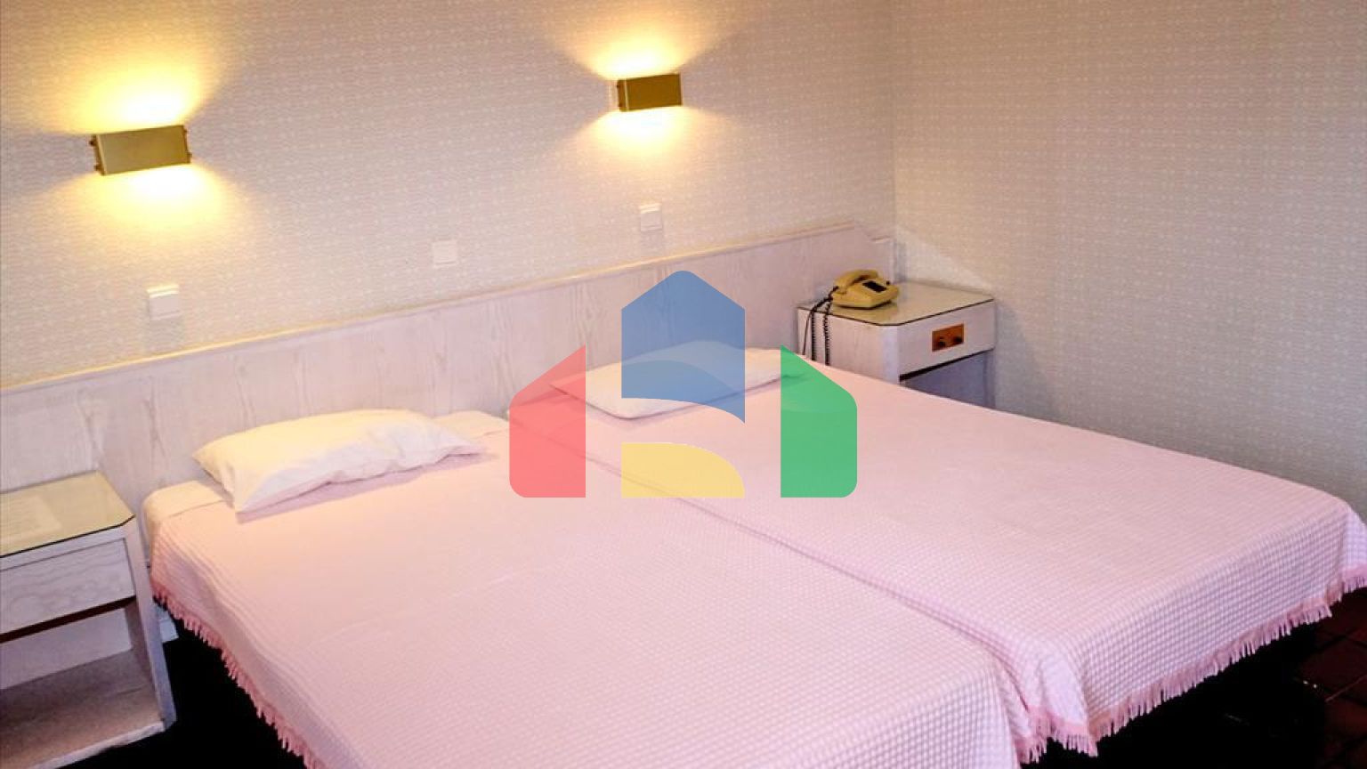 Продаж - Готель 8000 m² в центральній Греції