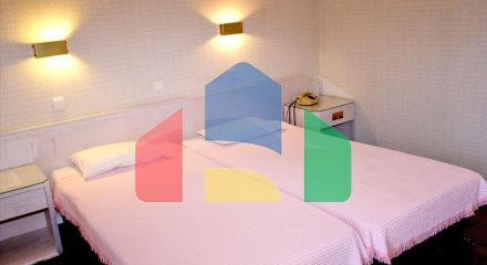 Продаж - Готель 8000 m² в центральній Греції