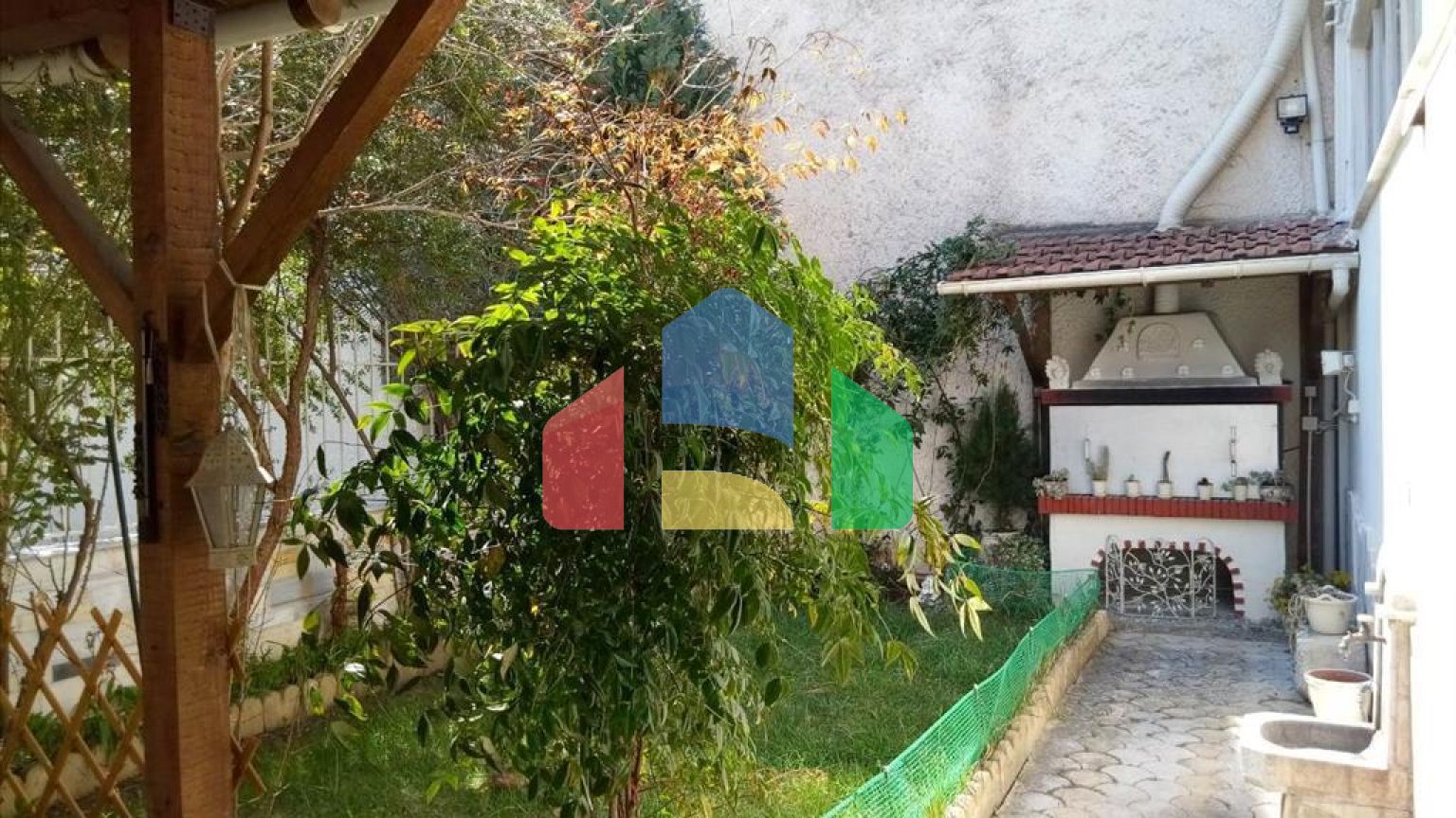 Продажа - Бизнес 173 m² в центральной Греции