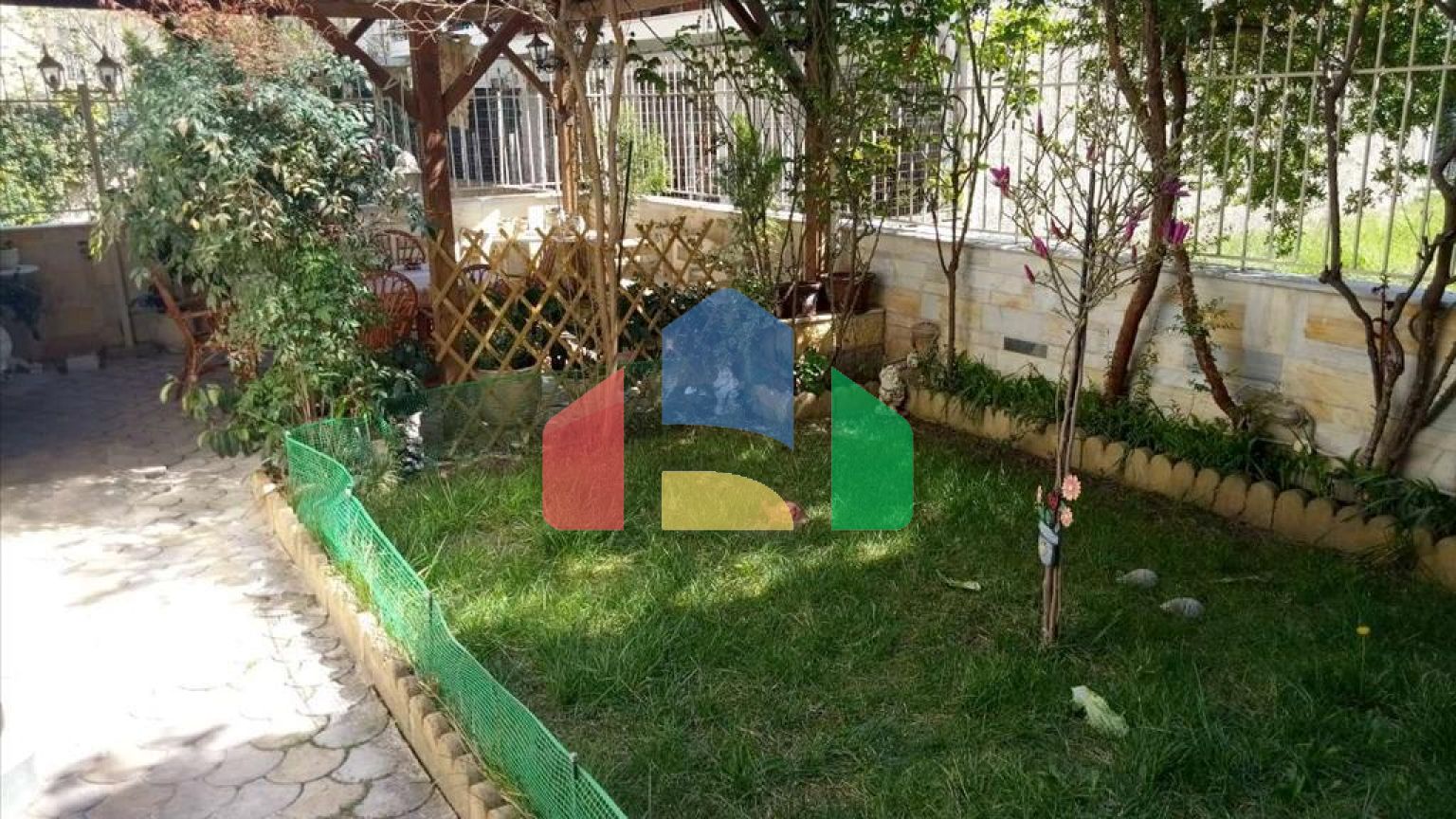 Продажа - Бизнес 173 m² в центральной Греции