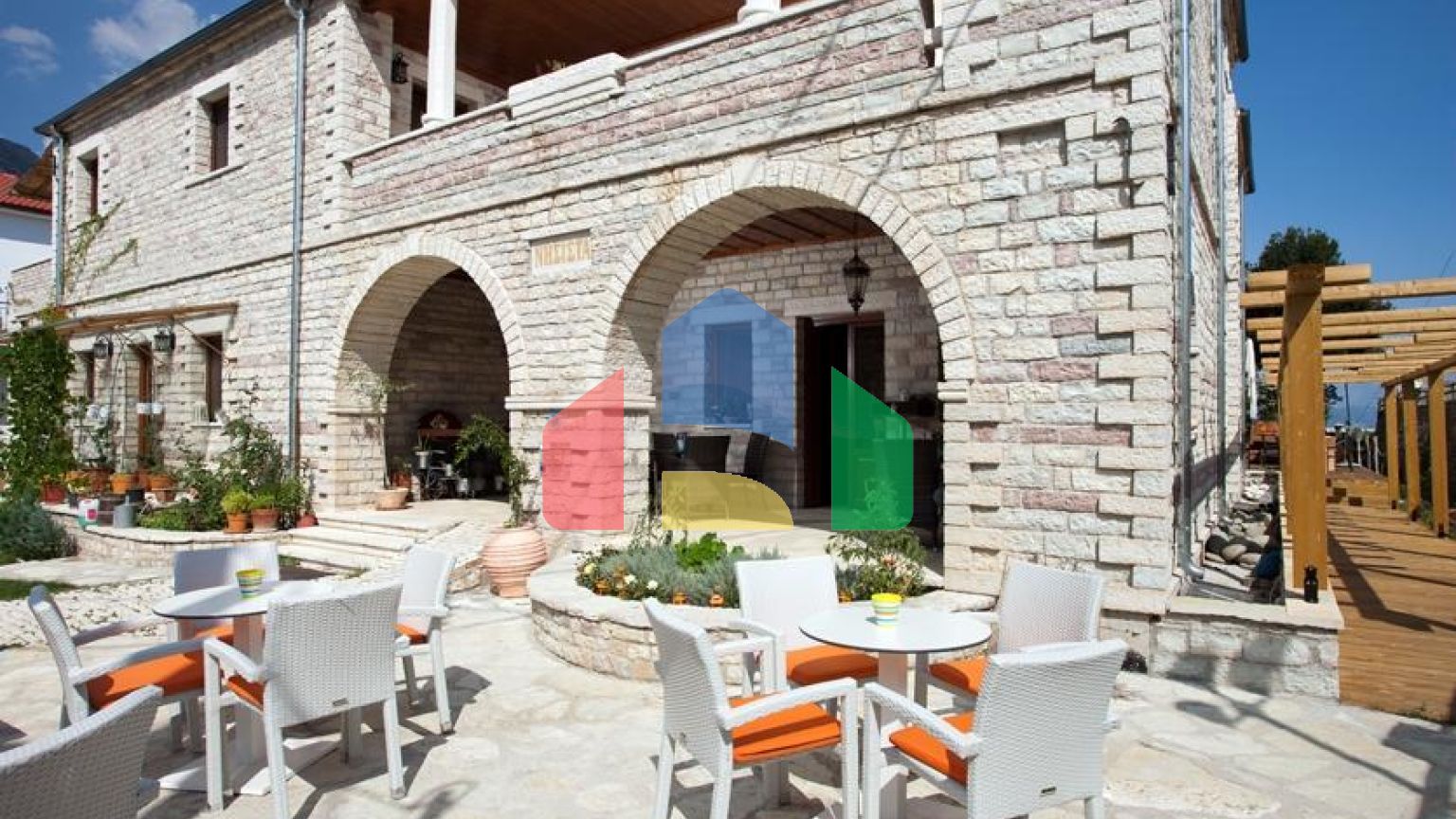 Продажа - Гостиница 600 m² в центральной Греции