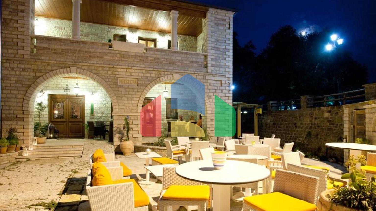 Продажа - Гостиница 600 m² в центральной Греции